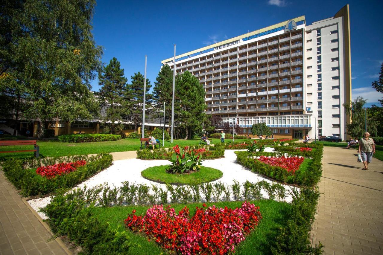 Готель Rehabilitacni Sanatorium - Lazne Darkov Карвіна Екстер'єр фото